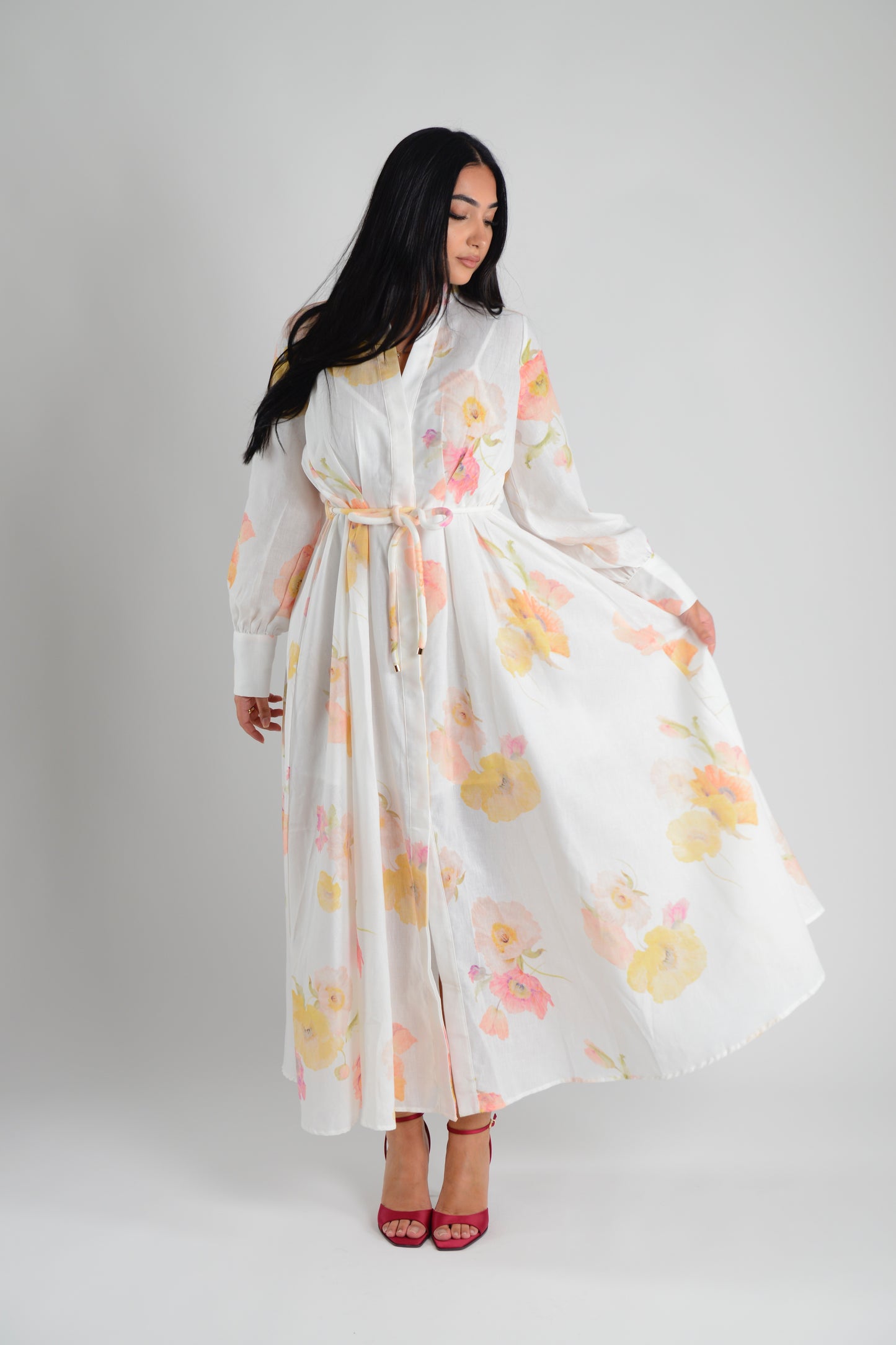 Robe longue fleurie avec ceinture