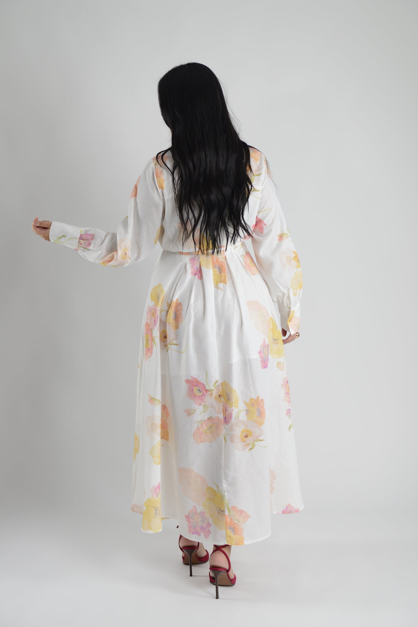 Robe longue fleurie avec ceinture