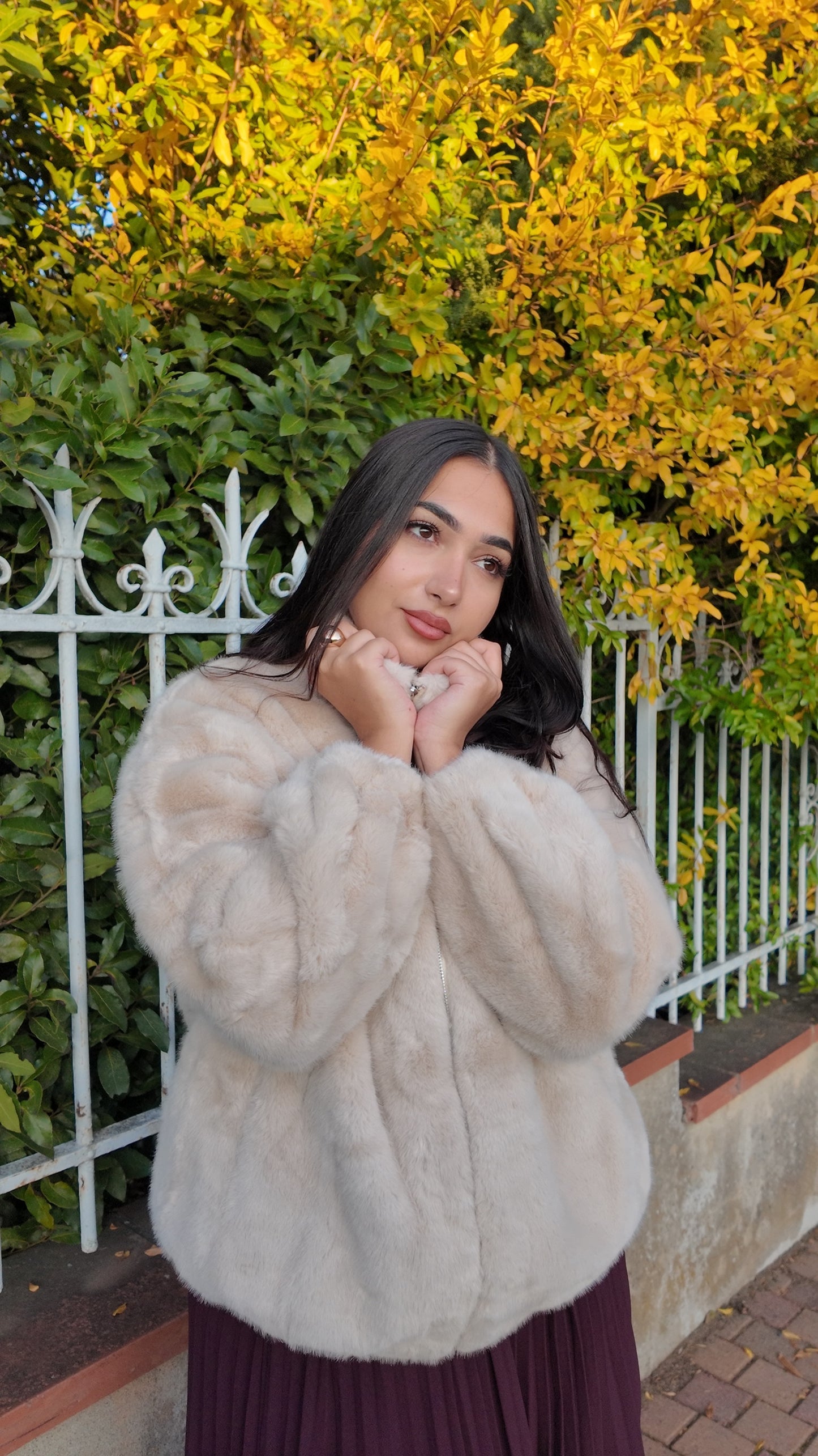 Veste en fourrure vegan beige