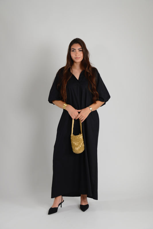 Robe noire manches bouffantes col V