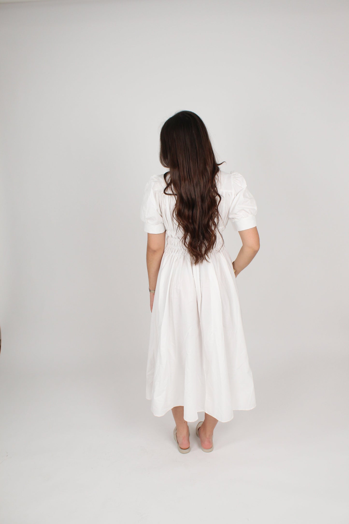 Robe longue blanche manches courtes bouffantes