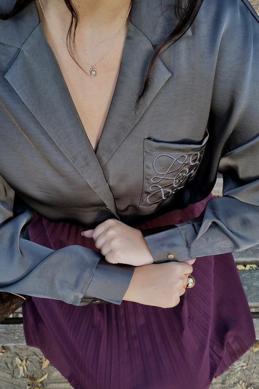 Chemise taupe détail poche